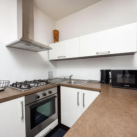 Ah Fibichova Next To Aupark Apartment Košice